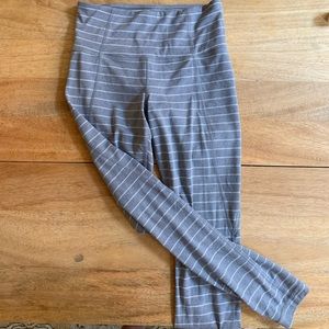 Athleta Salutation 7/8 leggings